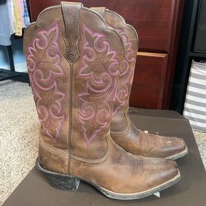 Ariat women’s boots. Great condition.